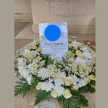 Round wreath Funeral Flowers